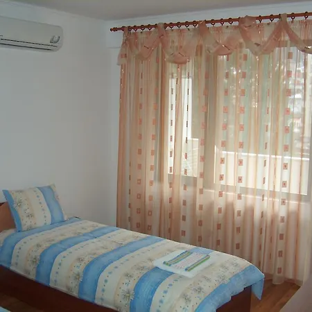Apartament In *
